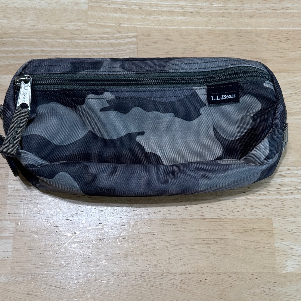 L.L. Bean green Camouflage Pouch Bag